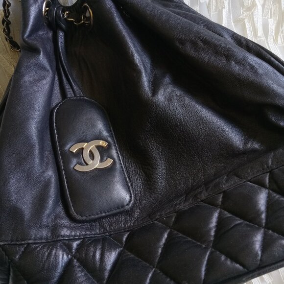 80's CHANEL Bucket Bag - Picture 8 of 10